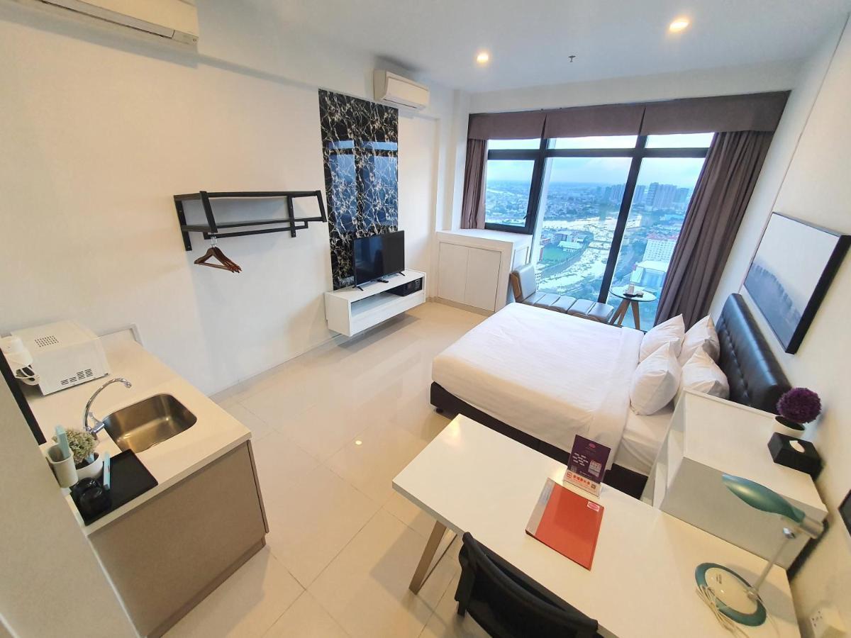 The Bridge Club Khách sạn 4*