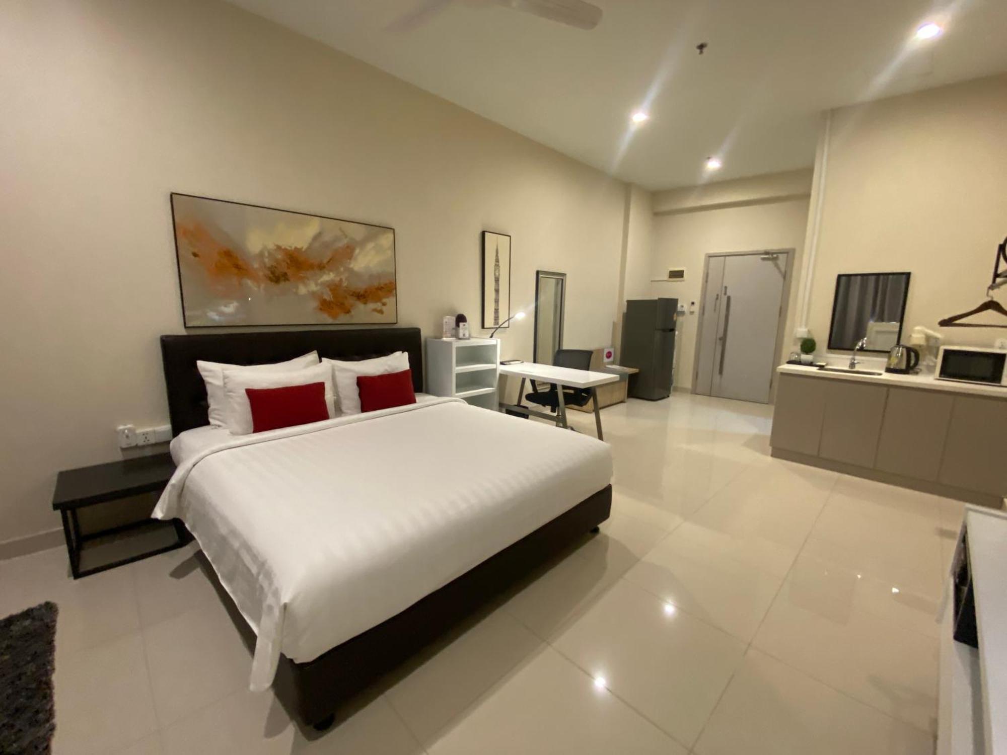 The Bridge Club 4* Phnom Penh