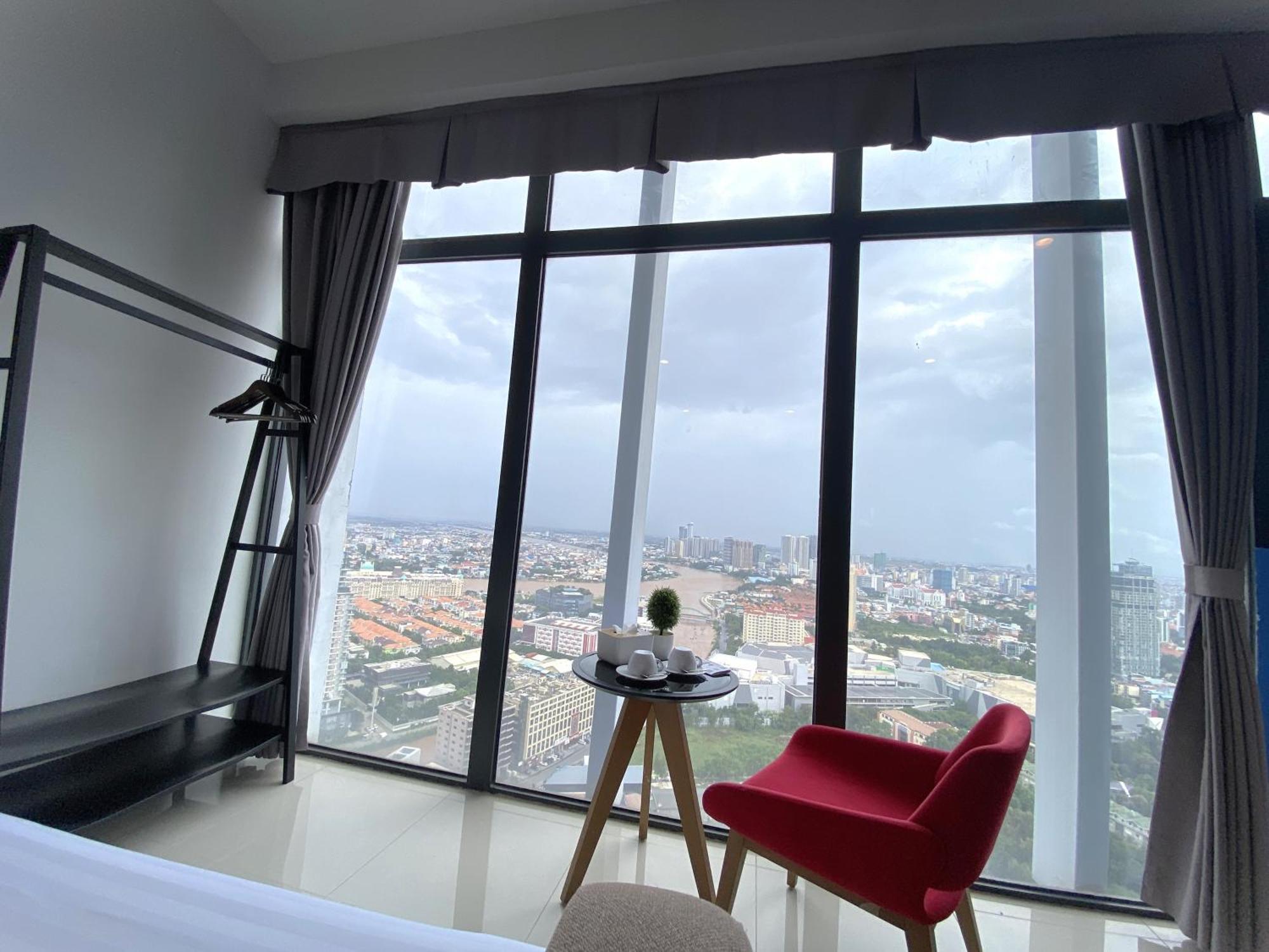 The Bridge Club Khách sạn 4*