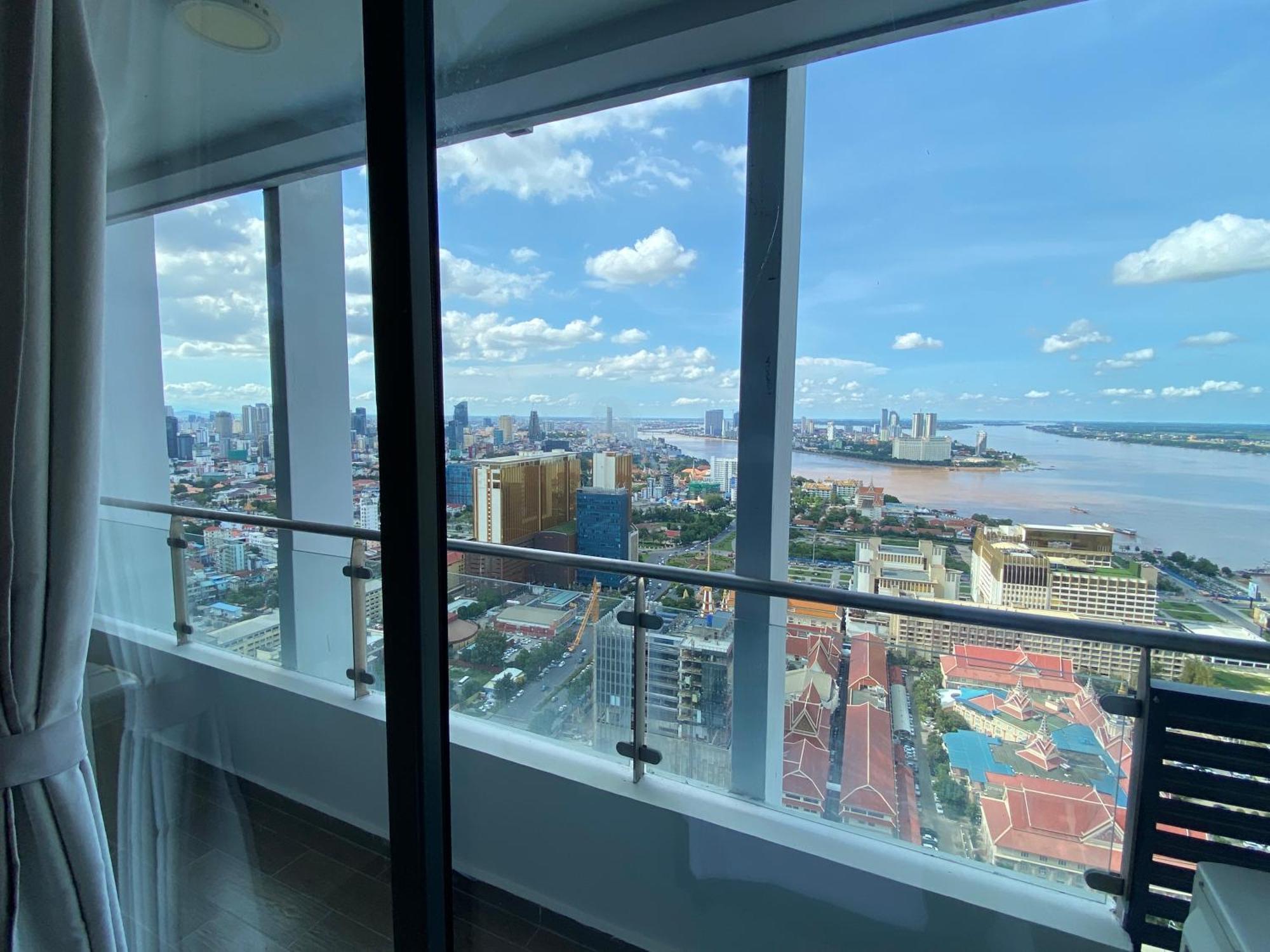 The Bridge Club 4* Phnom Penh